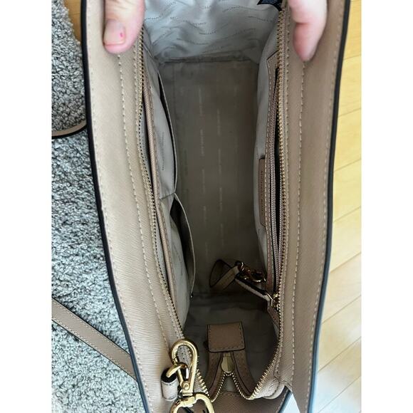 Michael Kors Selma Satchel purse medium light pink tote purse w crossbody strap - Picture 5 of 8